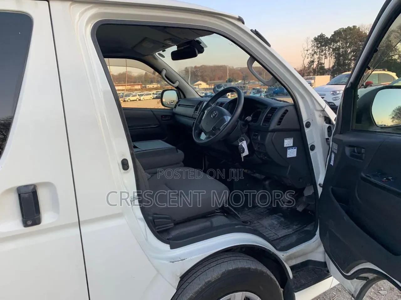 Toyota HiAce 2019 White