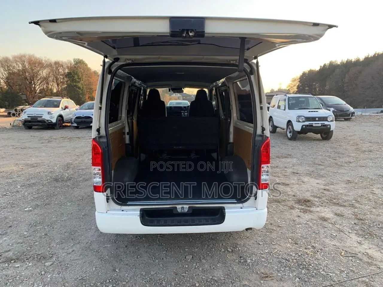 Toyota HiAce 2019 White