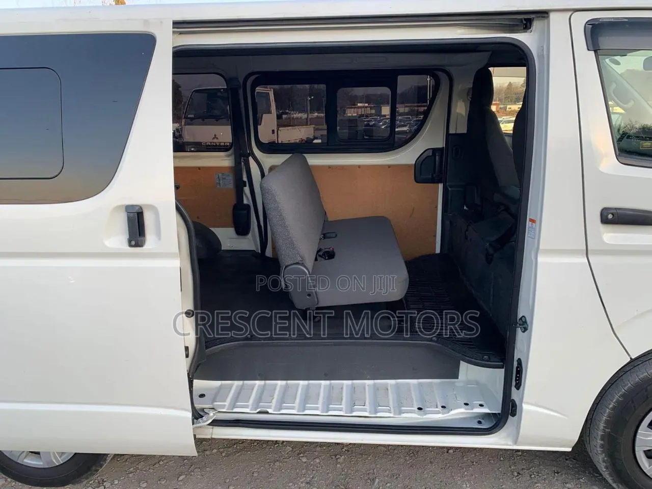 Toyota HiAce 2019 White