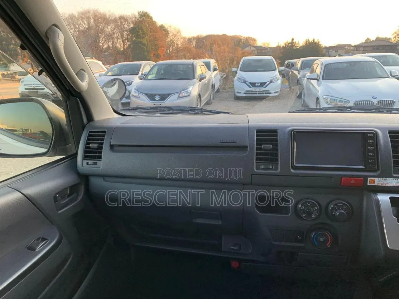 Toyota HiAce 2019 White