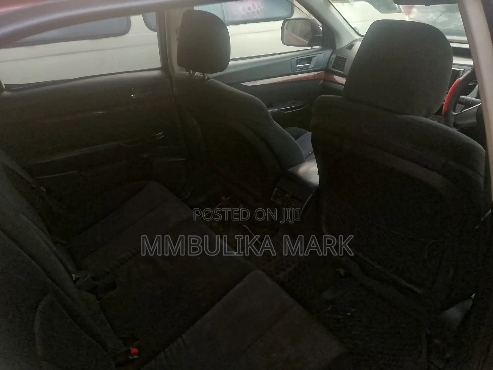 Subaru Outback 2.5i 2011 Maroon