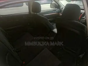 Subaru Outback 2.5i 2011 Maroon