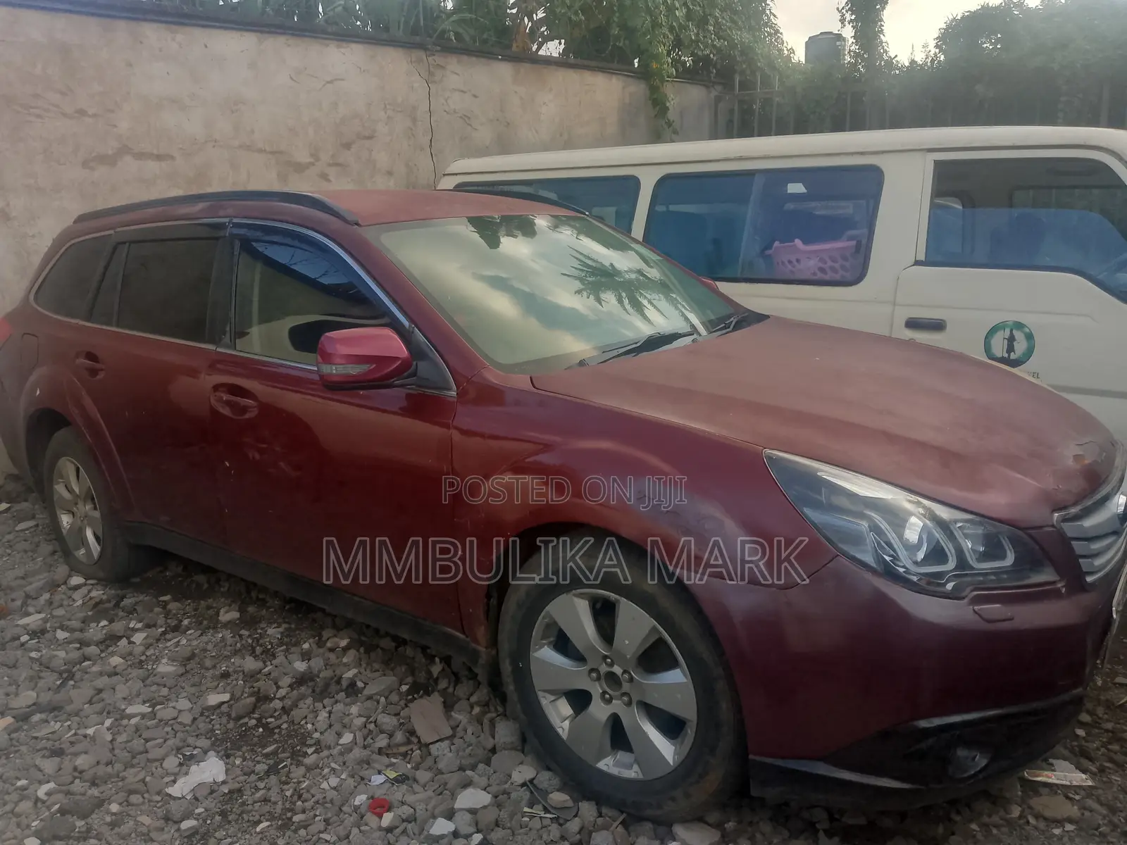 Subaru Outback 2.5i 2011 Maroon