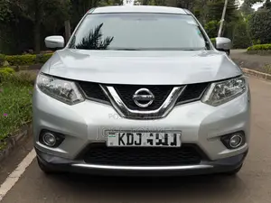 Nissan X-Trail 2.0 Petrol FWD 2015 Silver