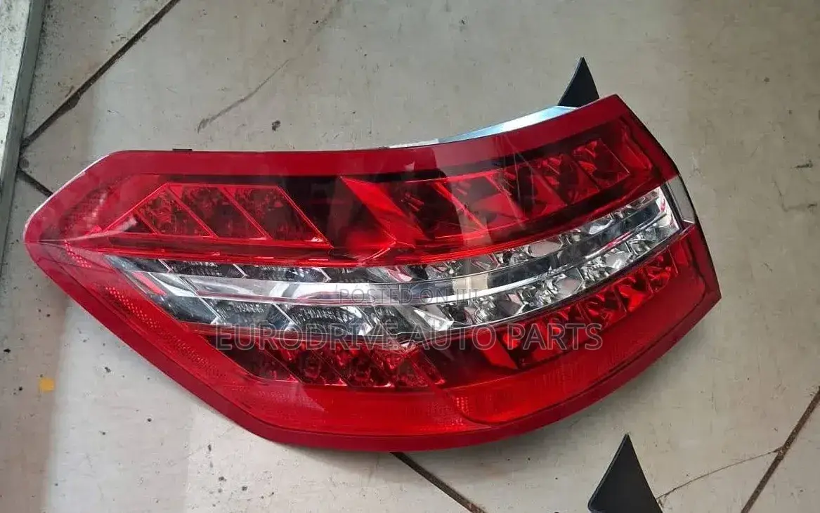Mercedes Benz E-Class W212 2010-2013 Taillight
