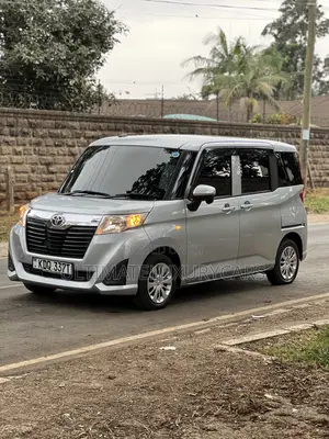 Toyota Roomy 2018 Silver
