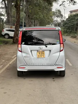 Toyota Roomy 2018 Silver