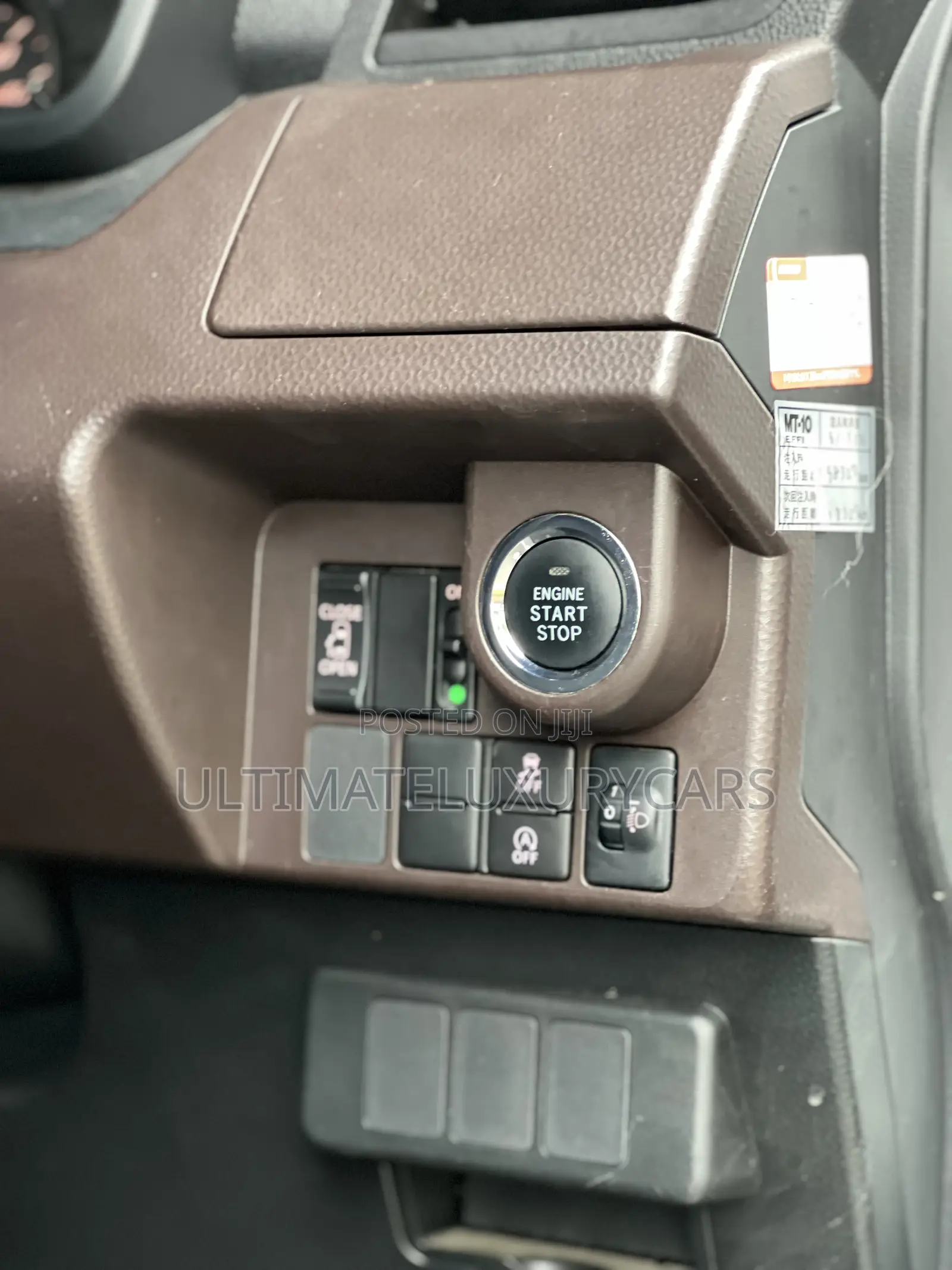 Toyota Roomy 2018 Silver