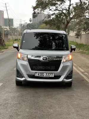 Toyota Roomy 2018 Silver