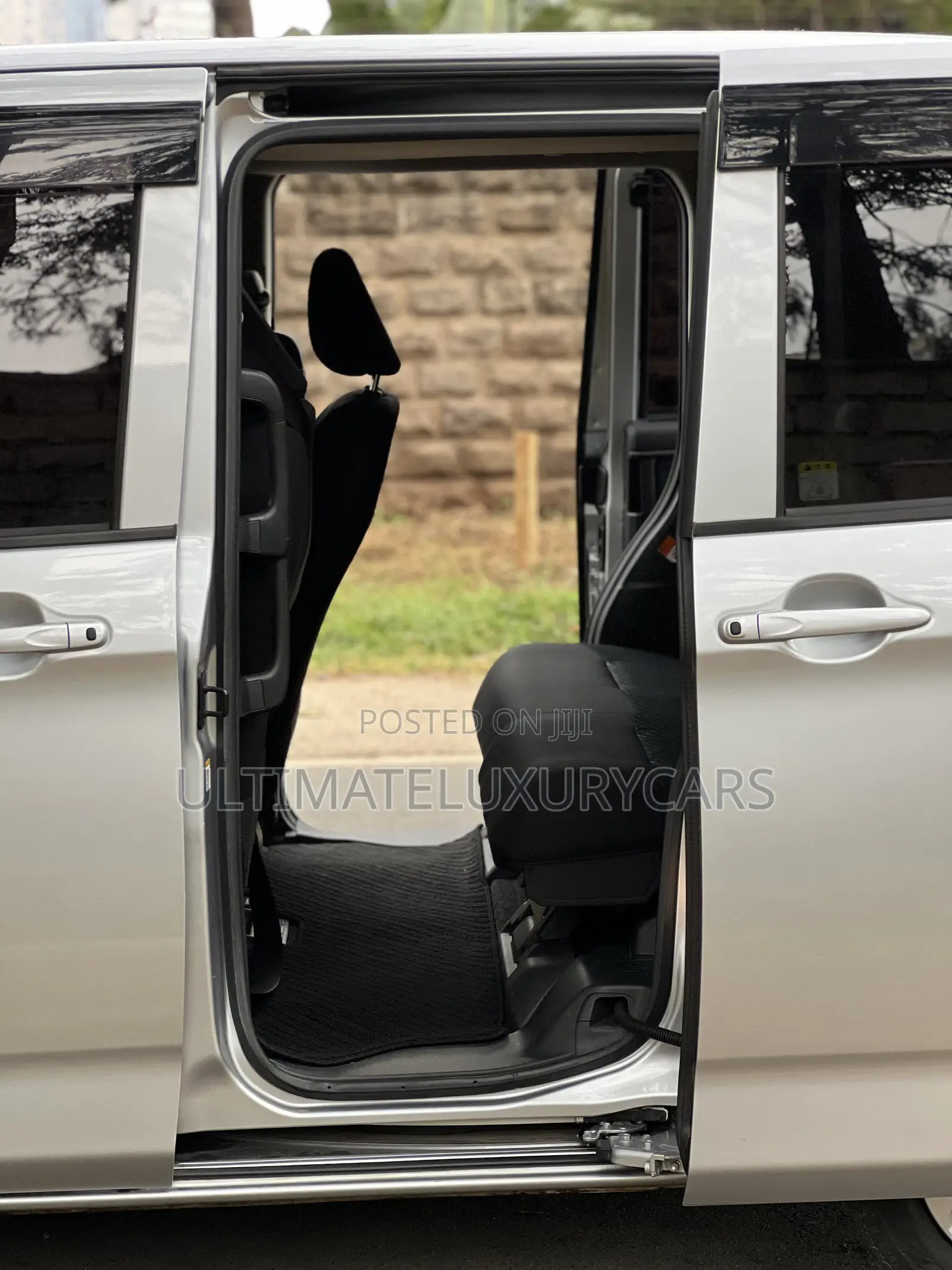 Toyota Roomy 2018 Silver