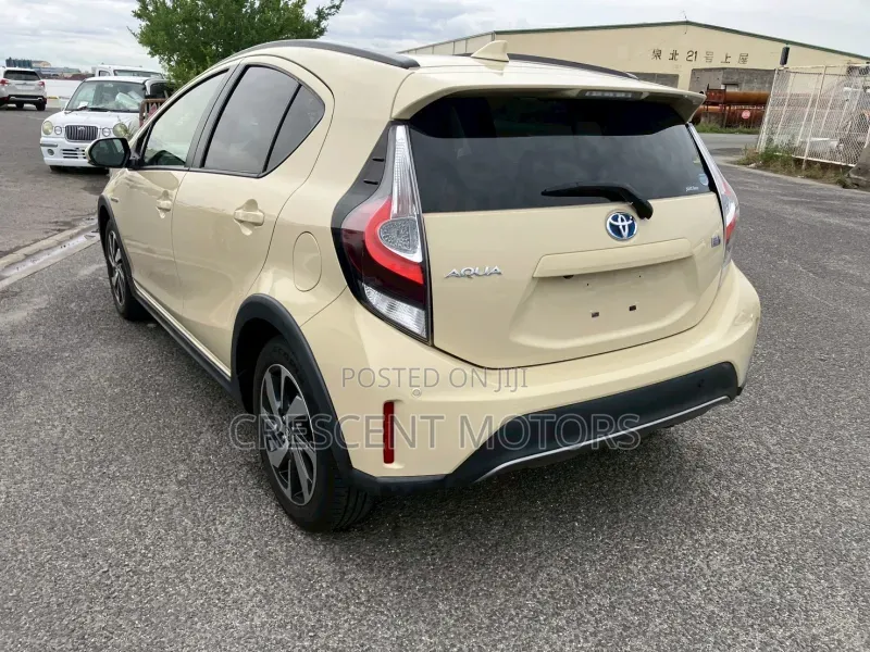 Toyota Aqua 2019 Yellow