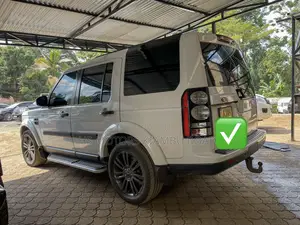 Land Rover Discovery 2016 White
