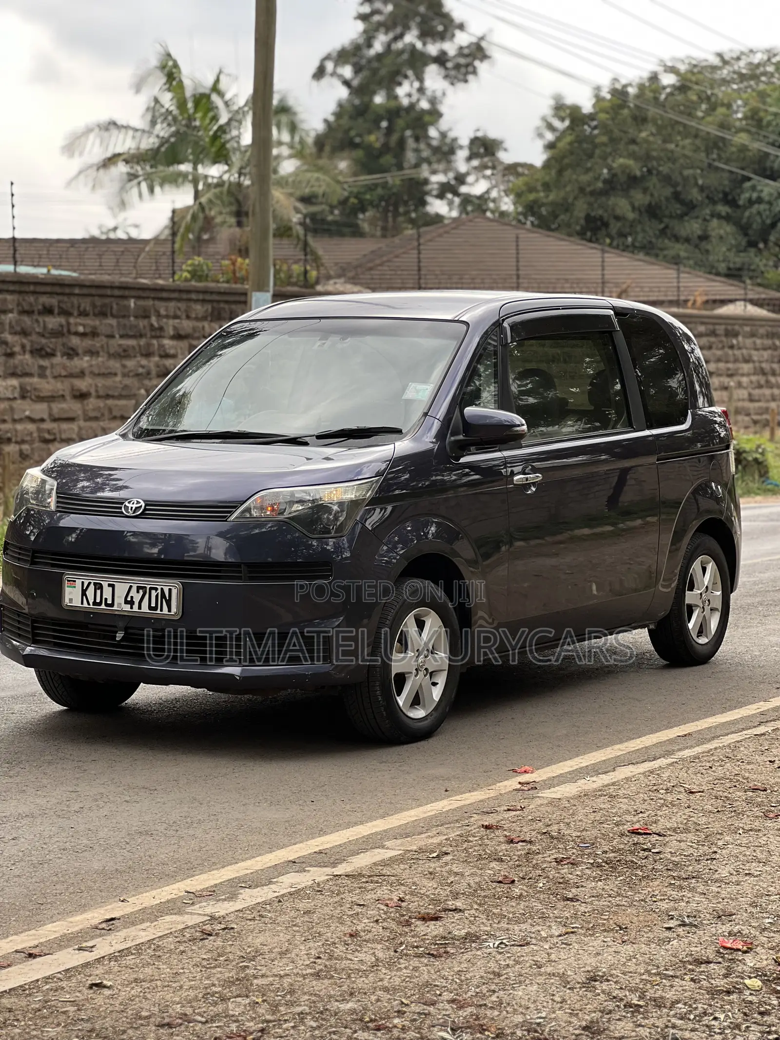 Toyota Spade 1.5 2015 Purple