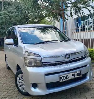 Toyota Noah 2013 Silver