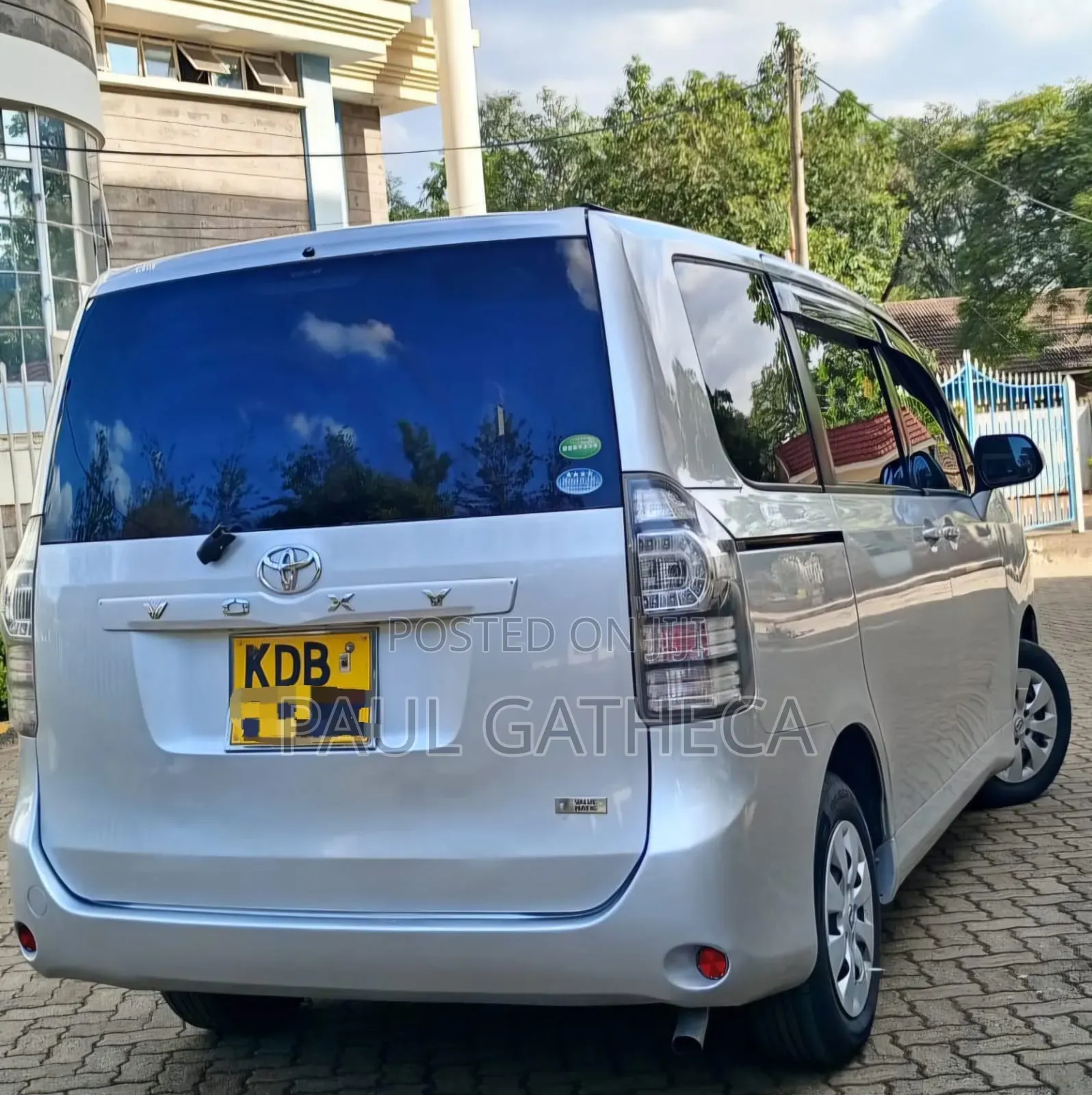 Toyota Noah 2013 Silver