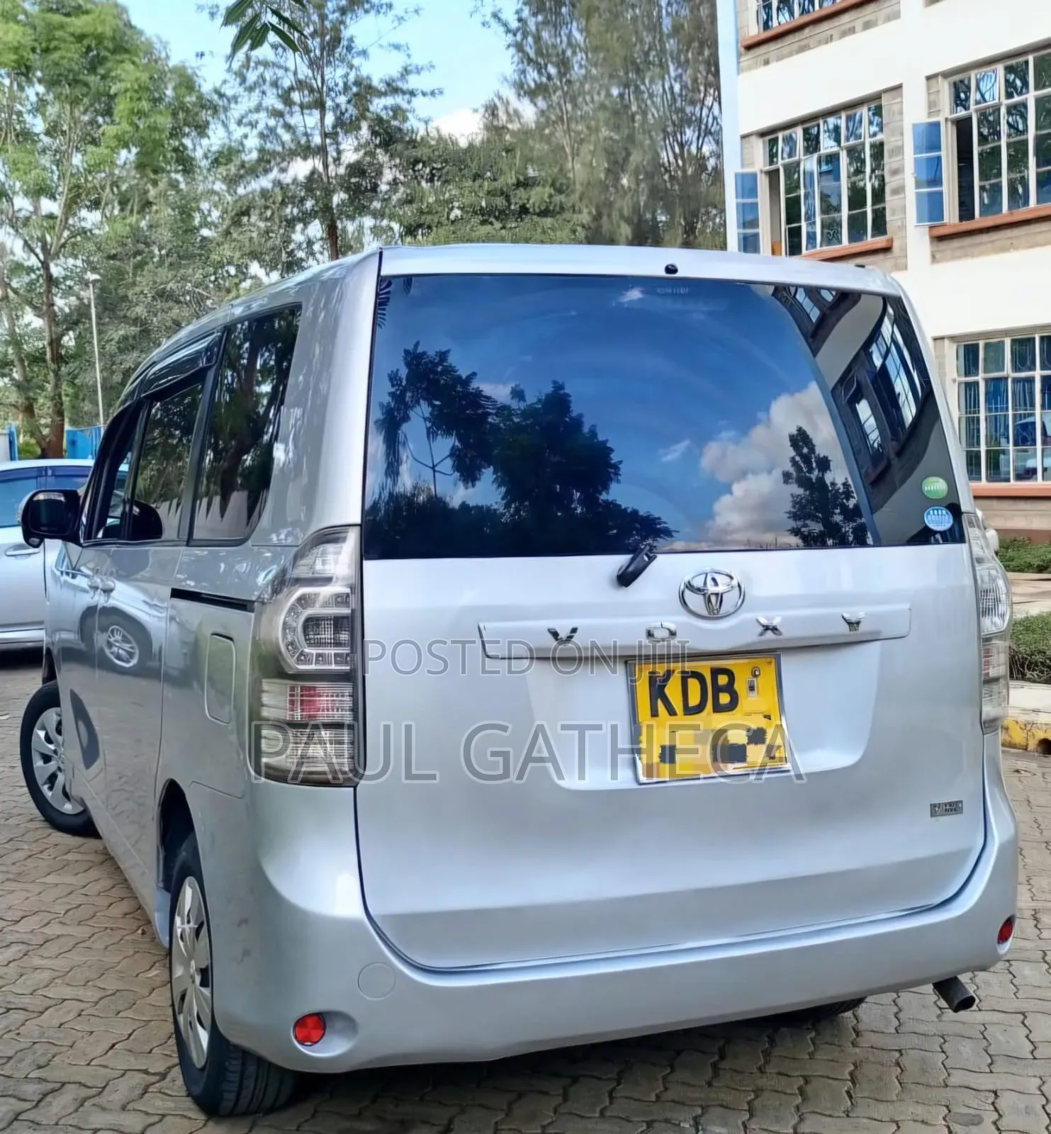 Toyota Noah 2013 Silver