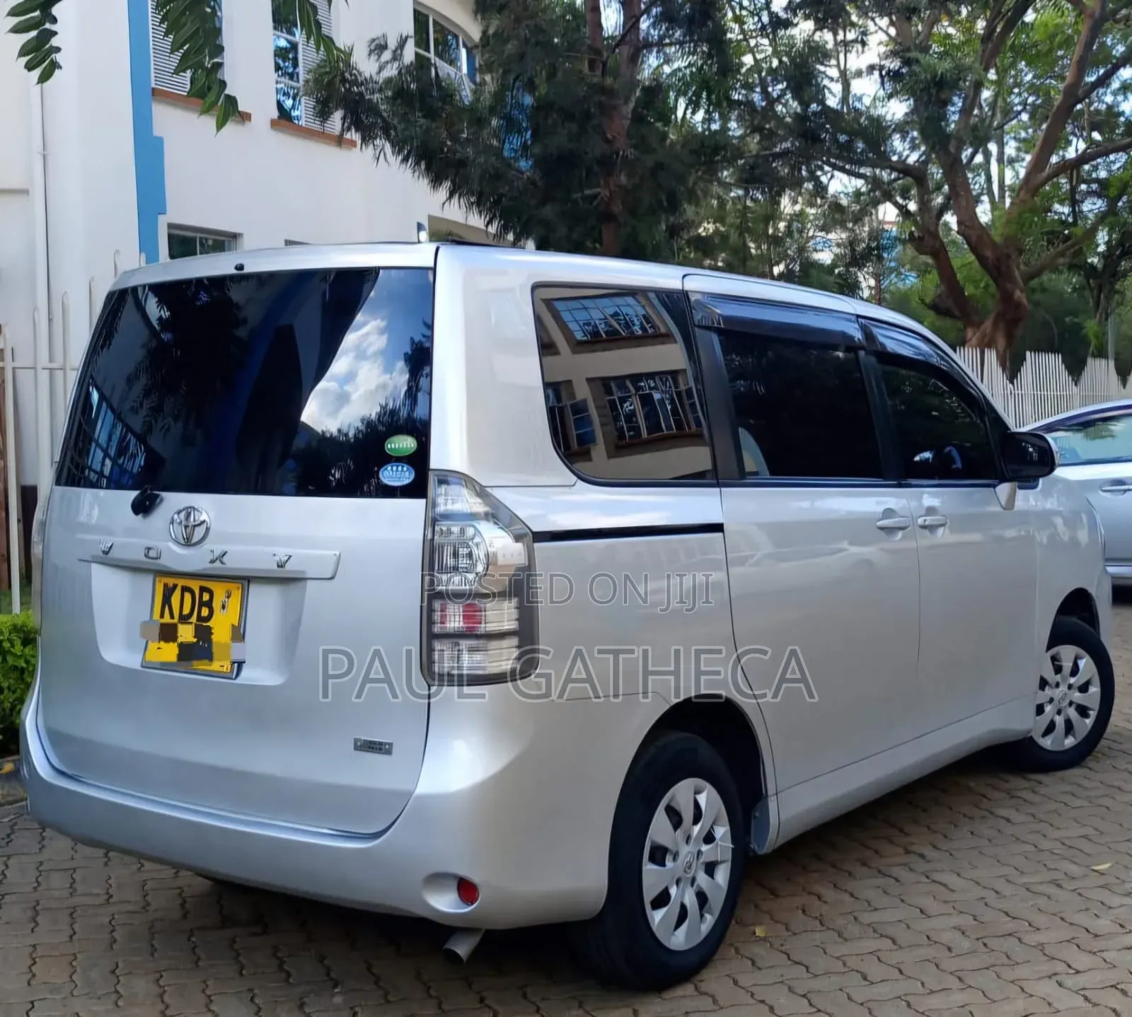 Toyota Noah 2013 Silver