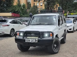 Toyota Land Cruiser 2012 White