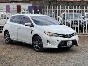 Toyota Auris 2013 White