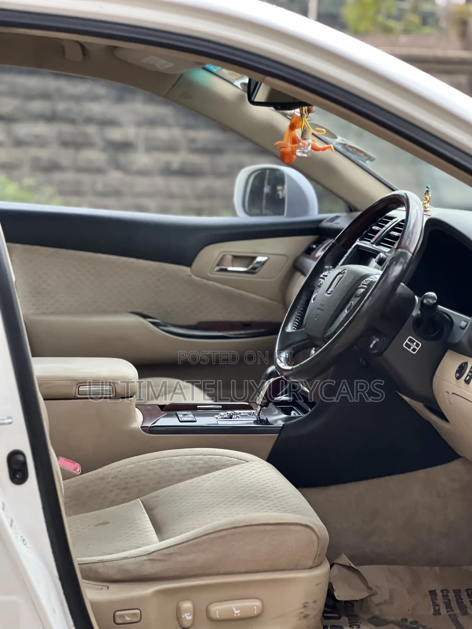 Toyota Crown 2009 White