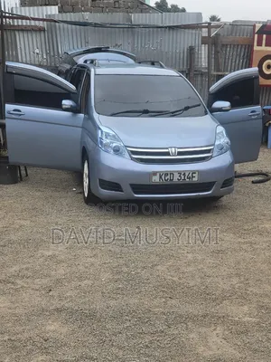 Toyota ISIS 2009 Blue