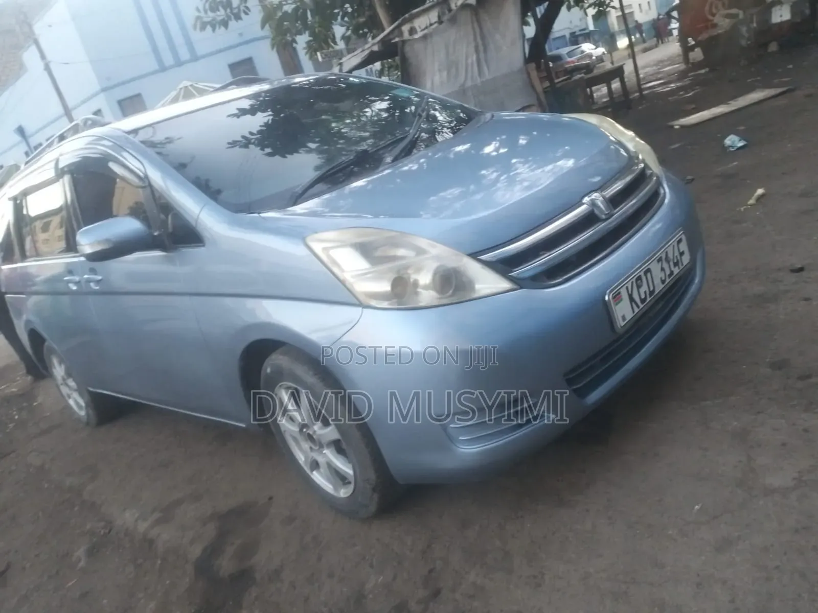 Toyota ISIS 1.8 L 2009 Blue