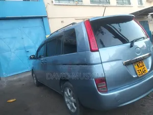 Toyota ISIS 1.8 L 2009 Blue