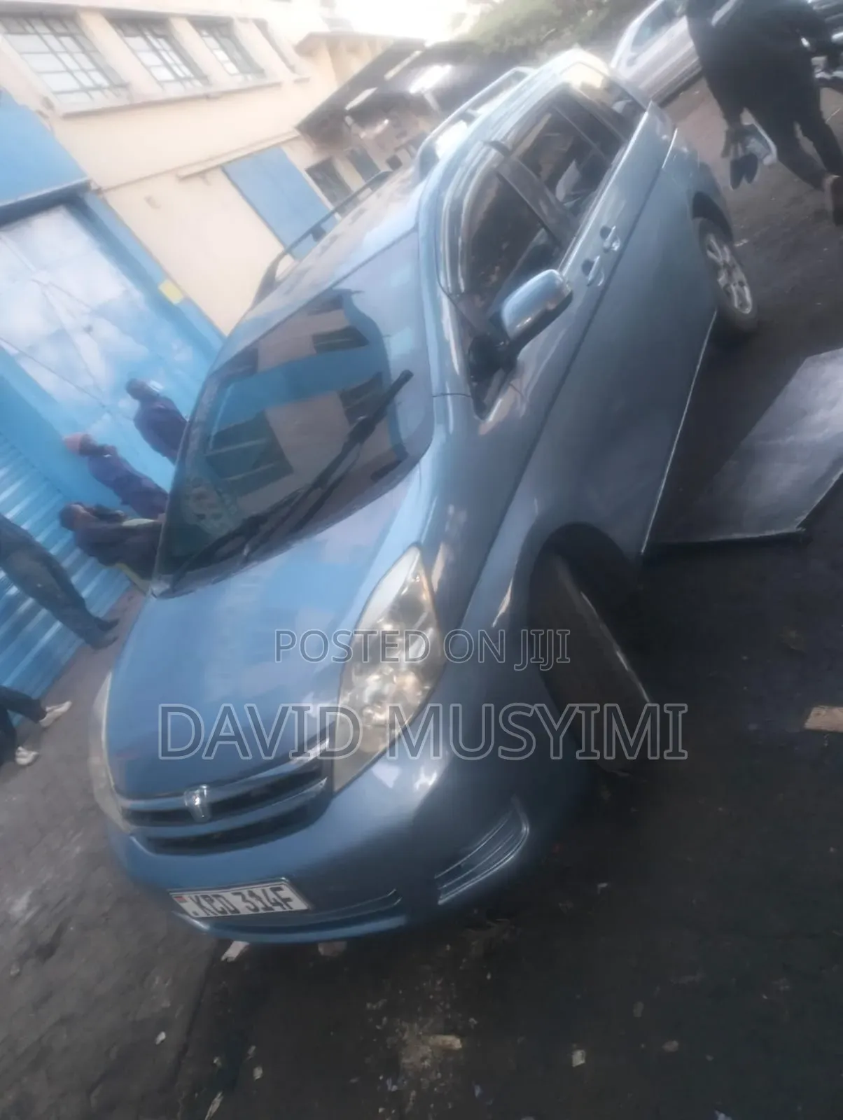 Toyota ISIS 1.8 L 2009 Blue