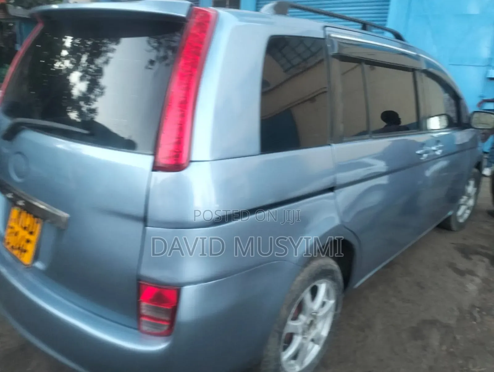 Toyota ISIS 1.8 L 2009 Blue