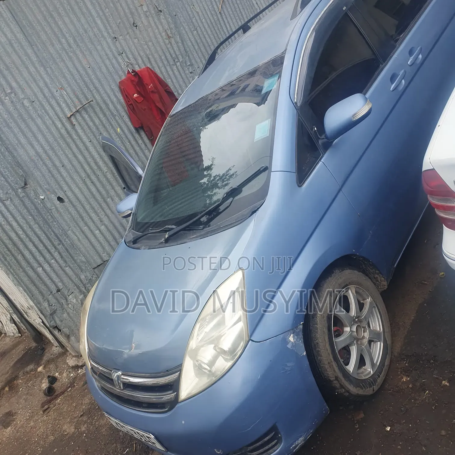 Toyota ISIS 1.8 L 2009 Blue