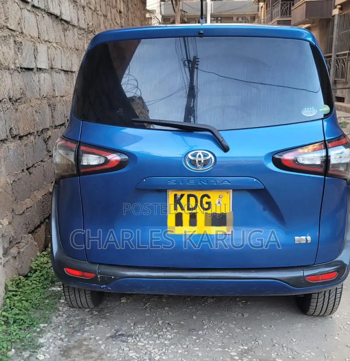 Toyota Sienta 2015 Blue