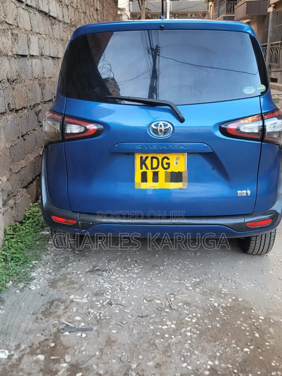 Toyota Sienta 2015 Blue