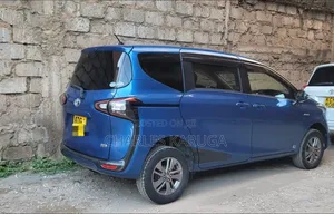 Toyota Sienta 2015 Blue