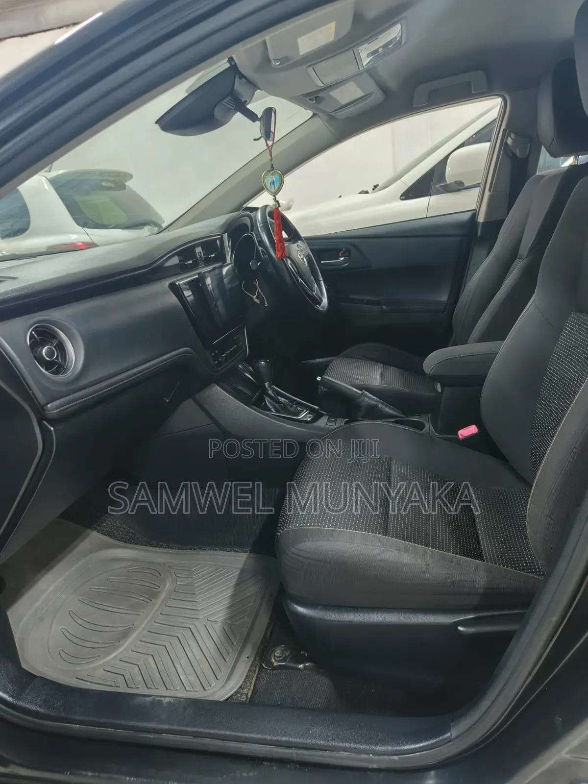 Toyota Auris 2017 Black
