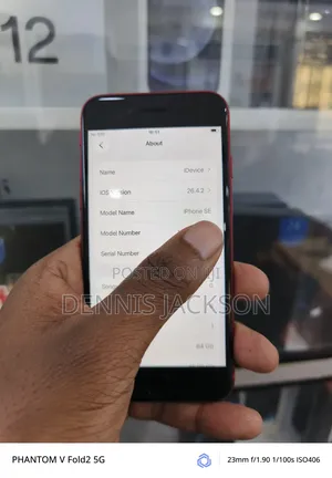 Apple iPhone SE 128 GB Red