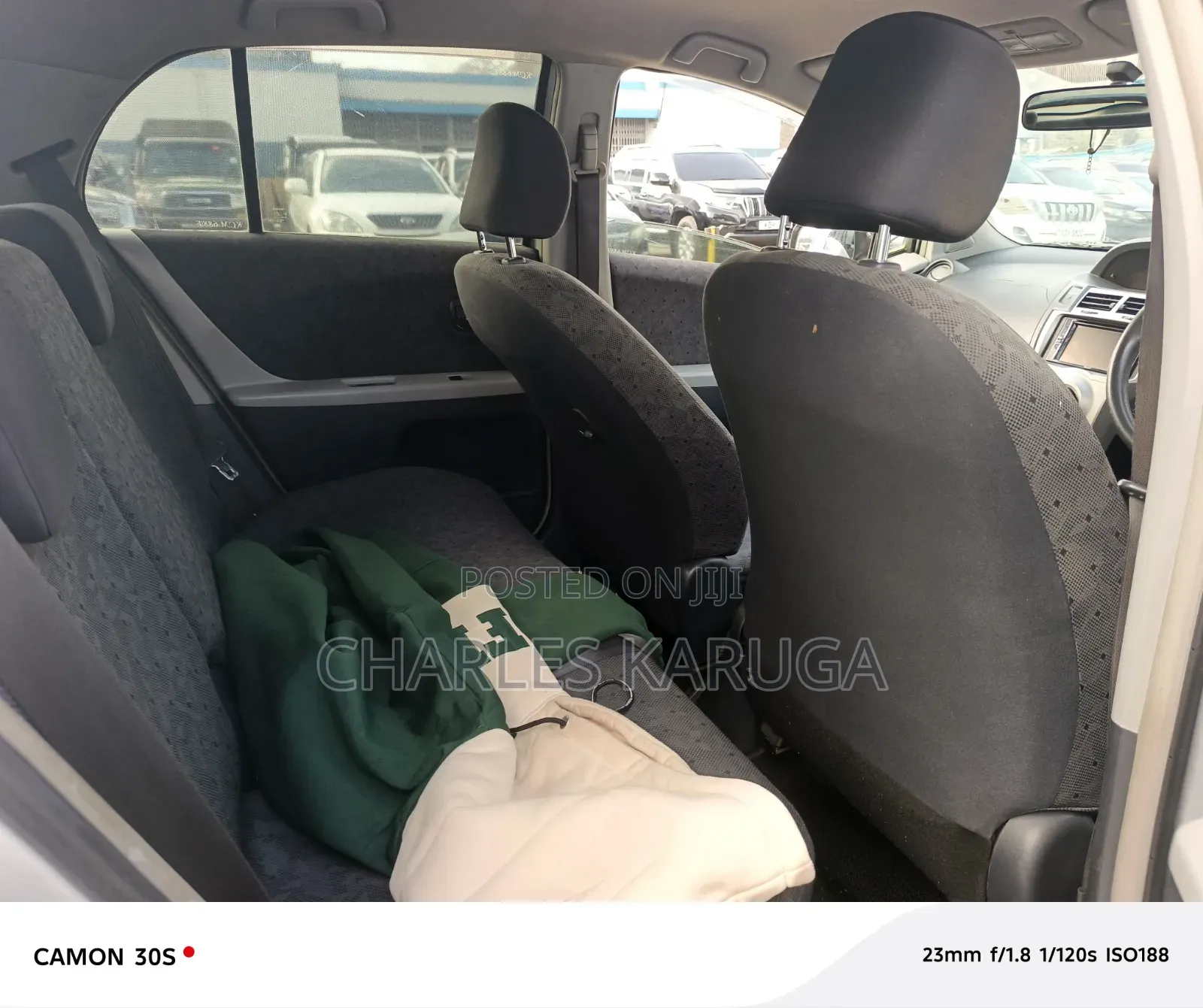 Toyota Vitz 2010 Silver