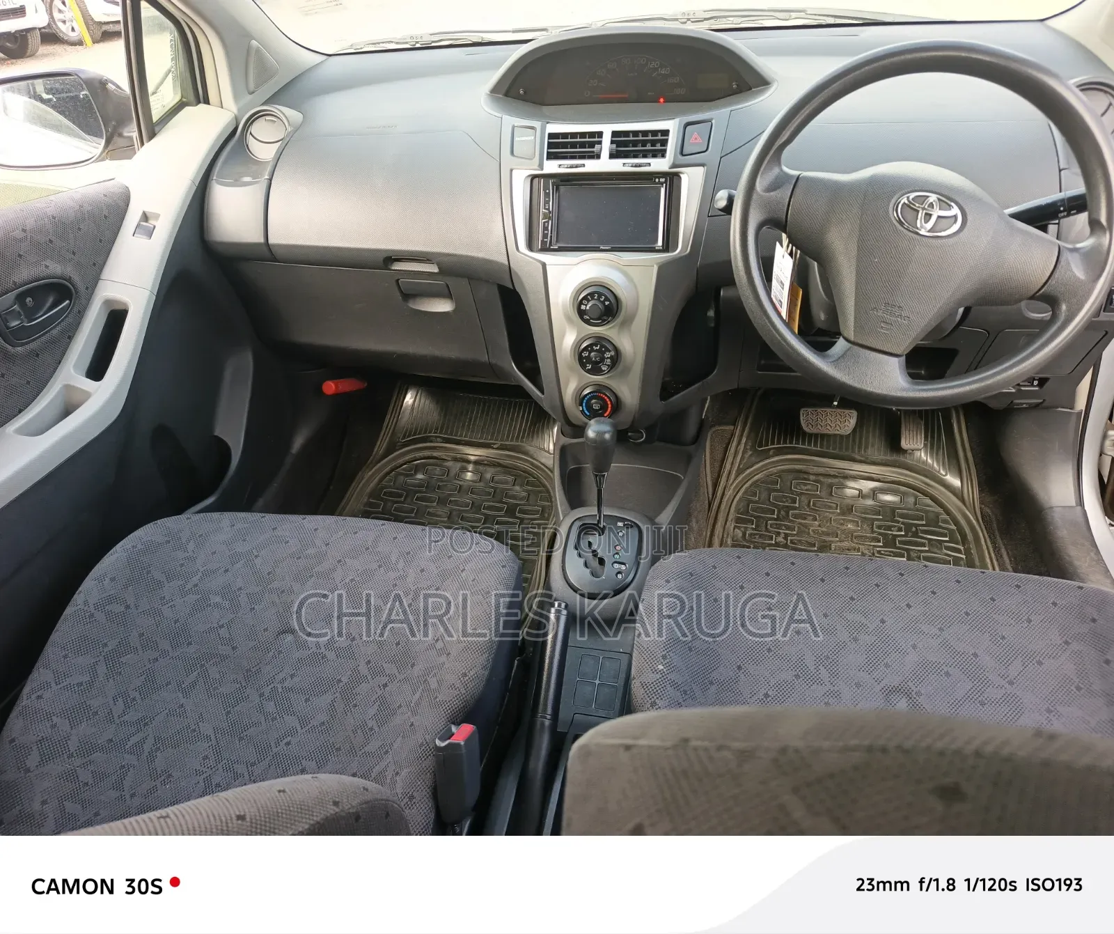 Toyota Vitz 2010 Silver