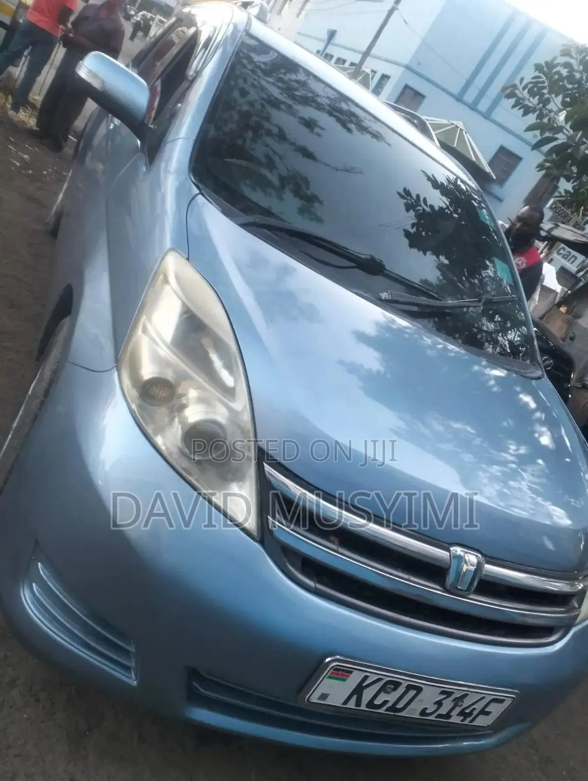Toyota ISIS 1.8 L 2009 Blue
