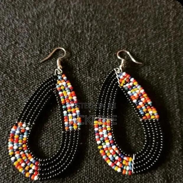 Beaded Maasai Earrings - thumbnail 3