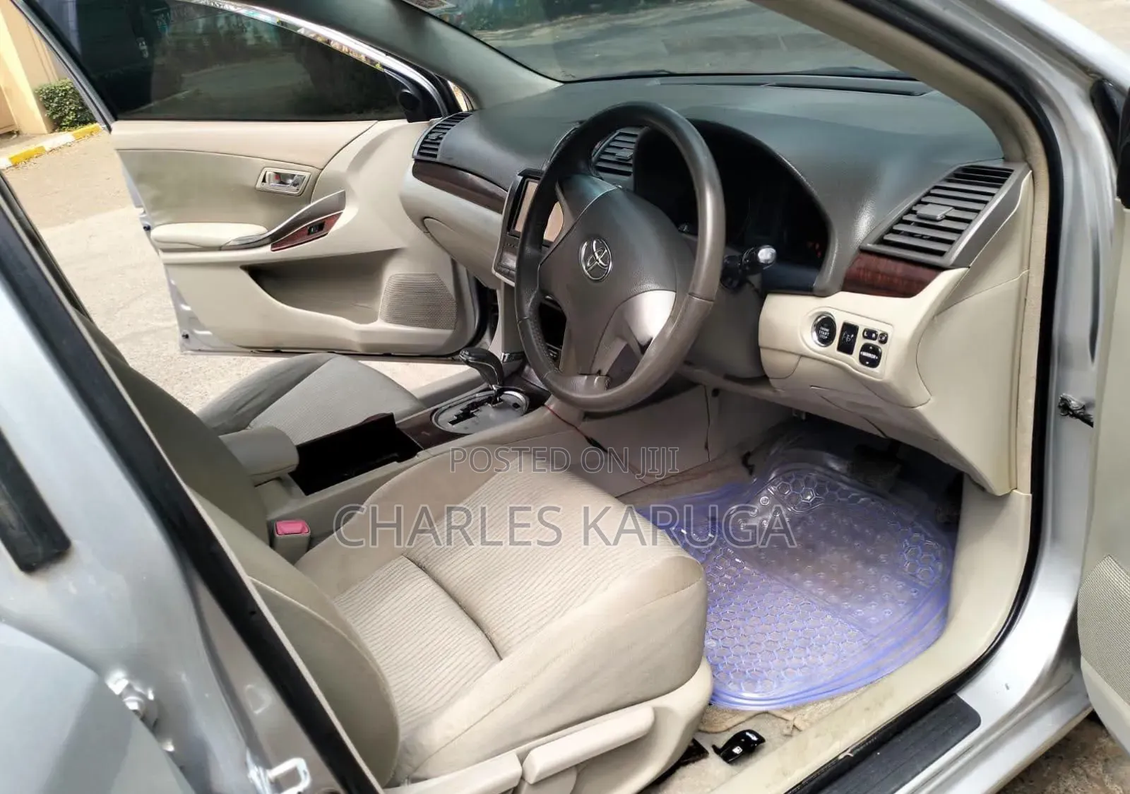 Toyota Premio 2012 Silver