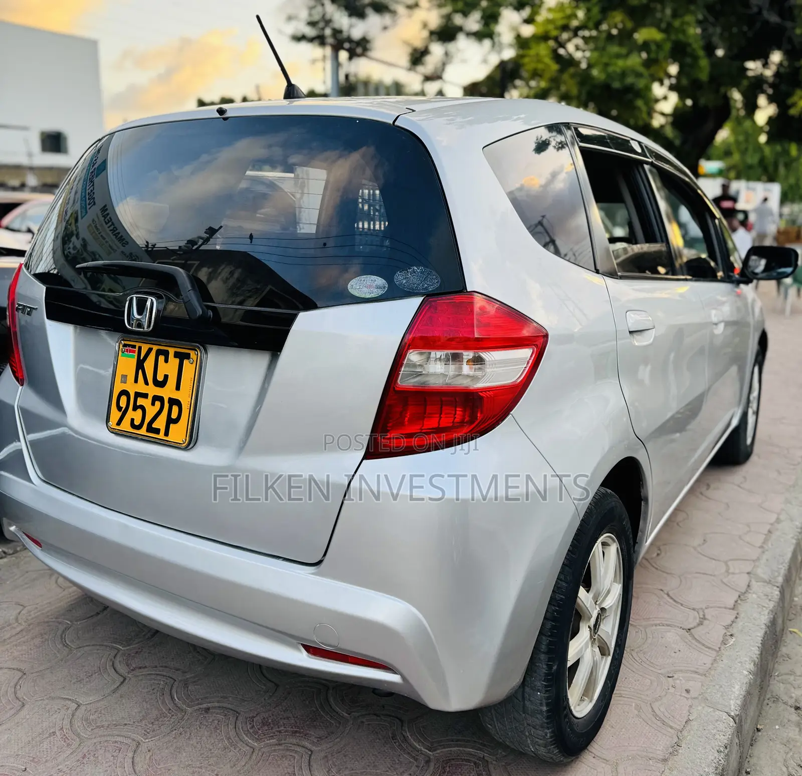 Honda Fit Automatic 2012 Silver