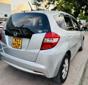 Honda Fit Automatic 2012 Silver
