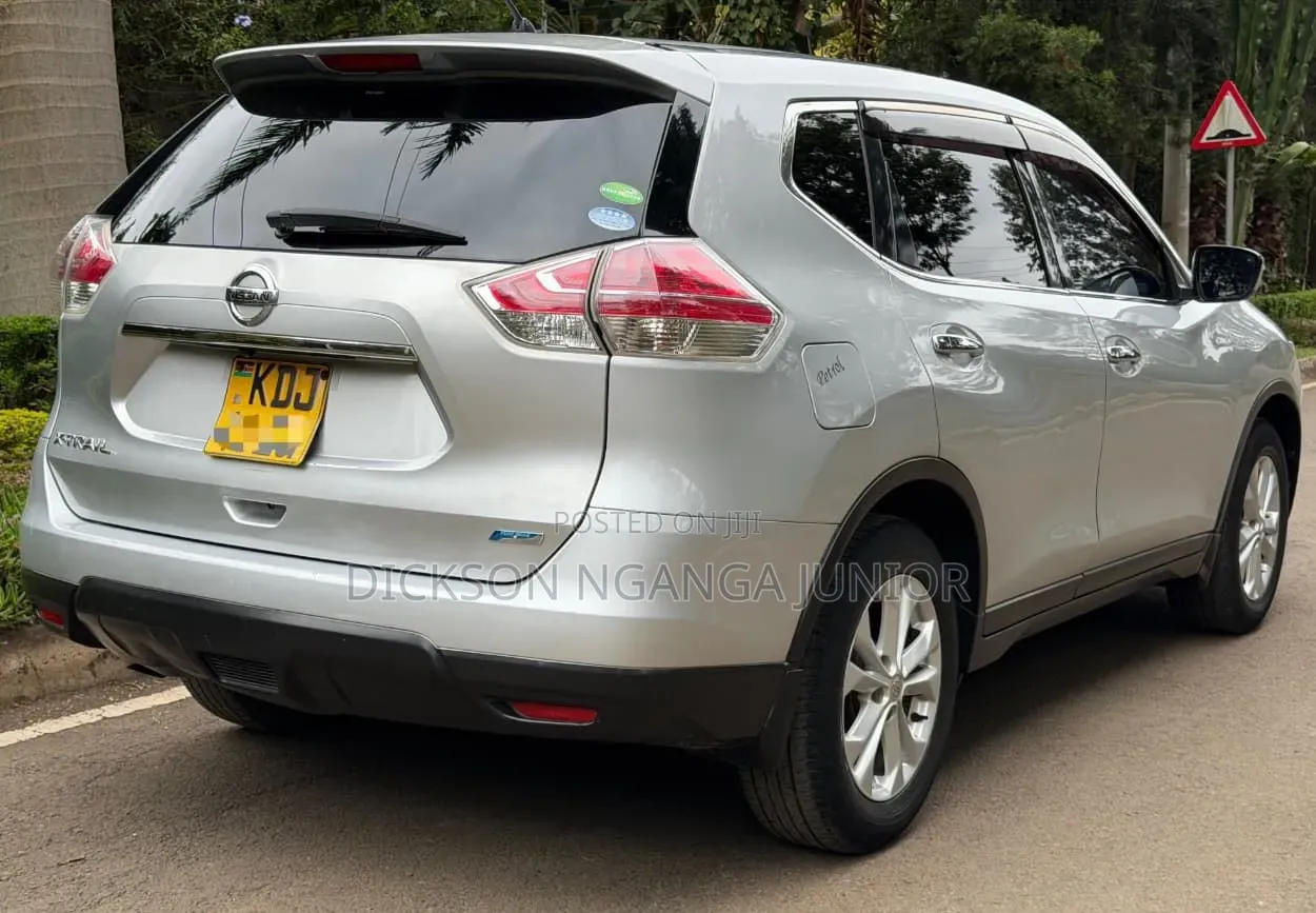 Nissan X-Trail 2015 Silver