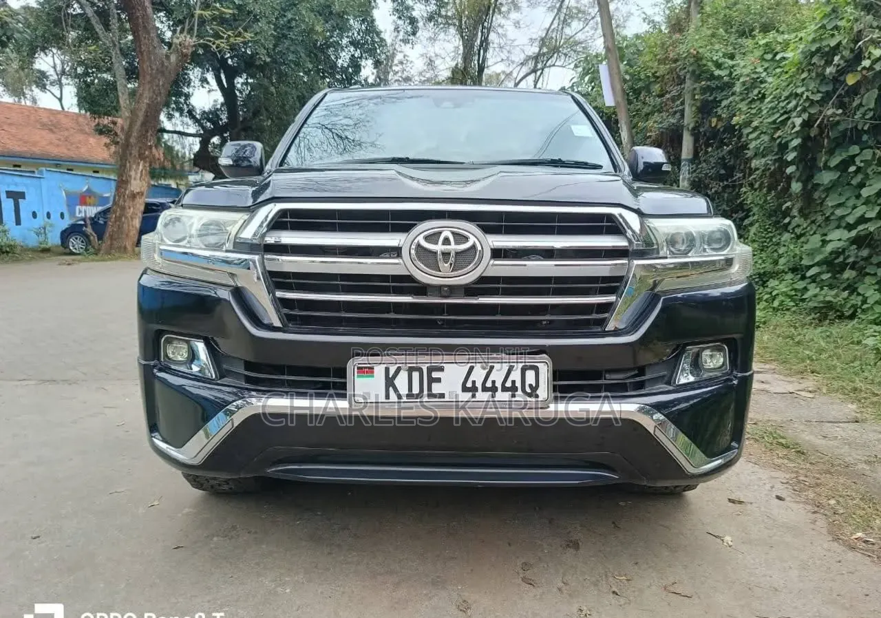 Toyota Land Cruiser 2016 Black