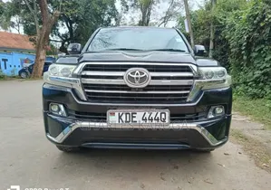 Toyota Land Cruiser 2016 Black