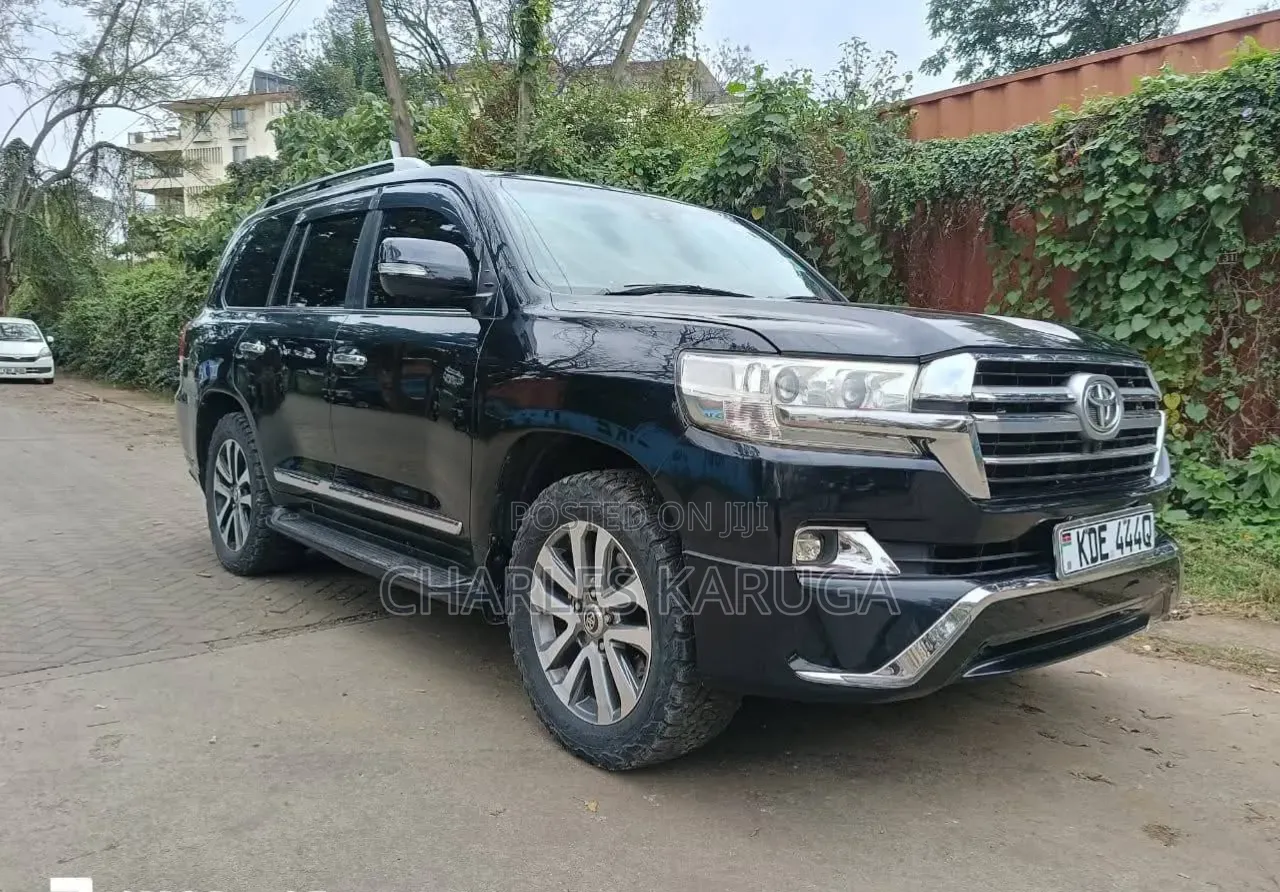 Toyota Land Cruiser 2016 Black
