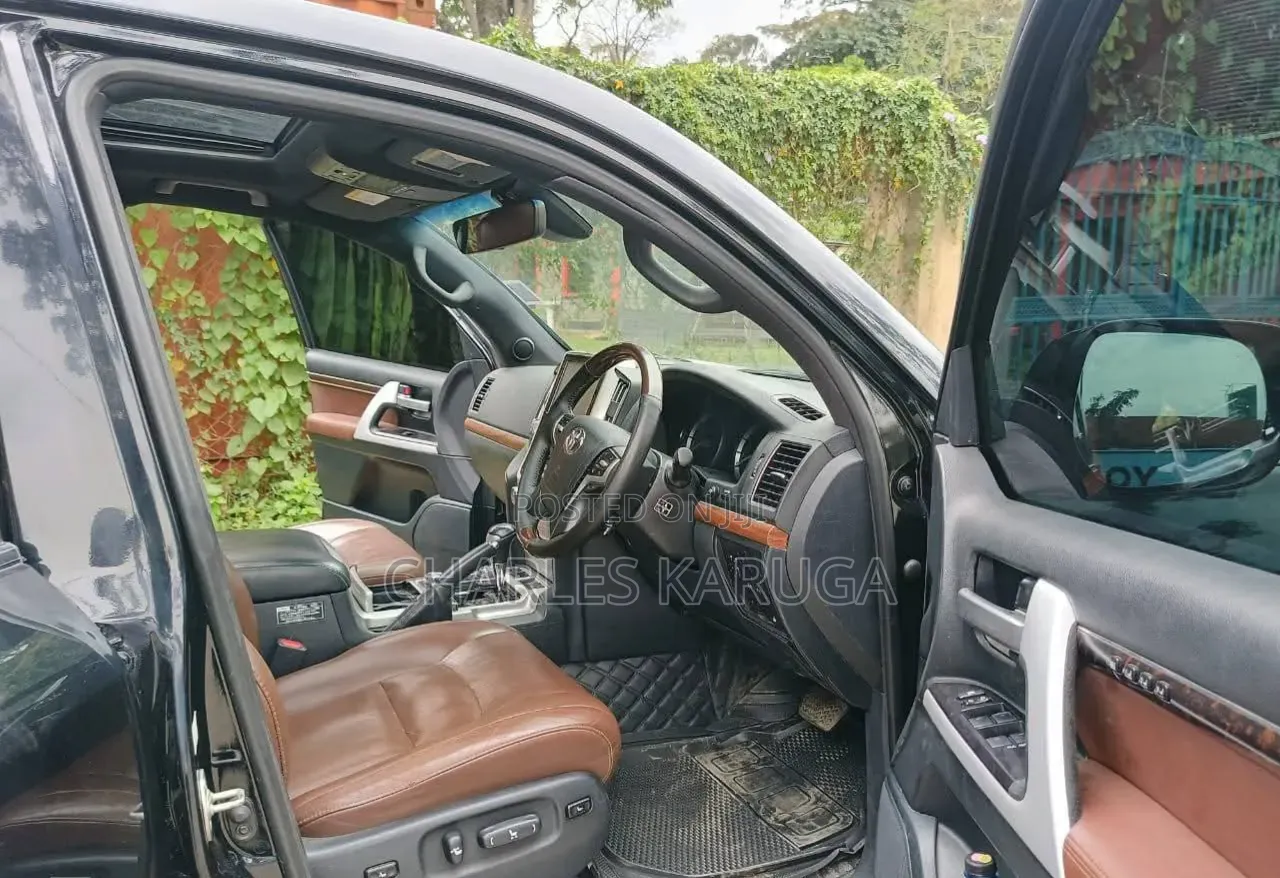 Toyota Land Cruiser 2016 Black