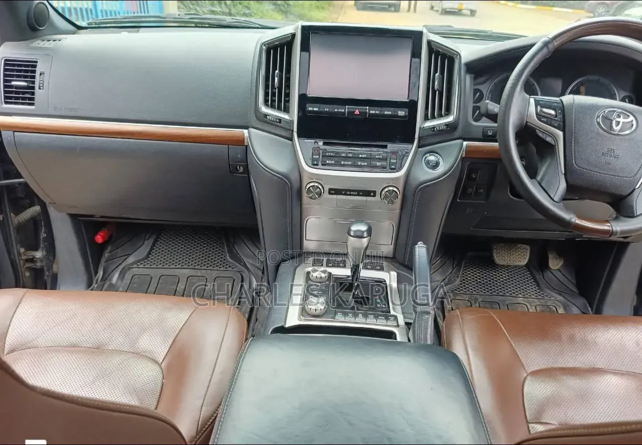 Toyota Land Cruiser 2016 Black