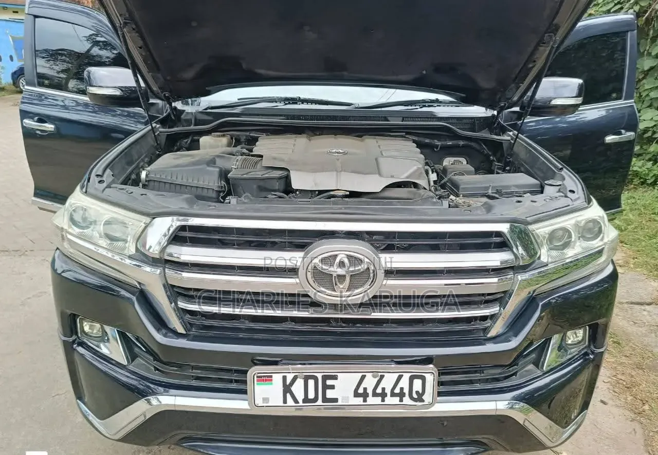 Toyota Land Cruiser 2016 Black