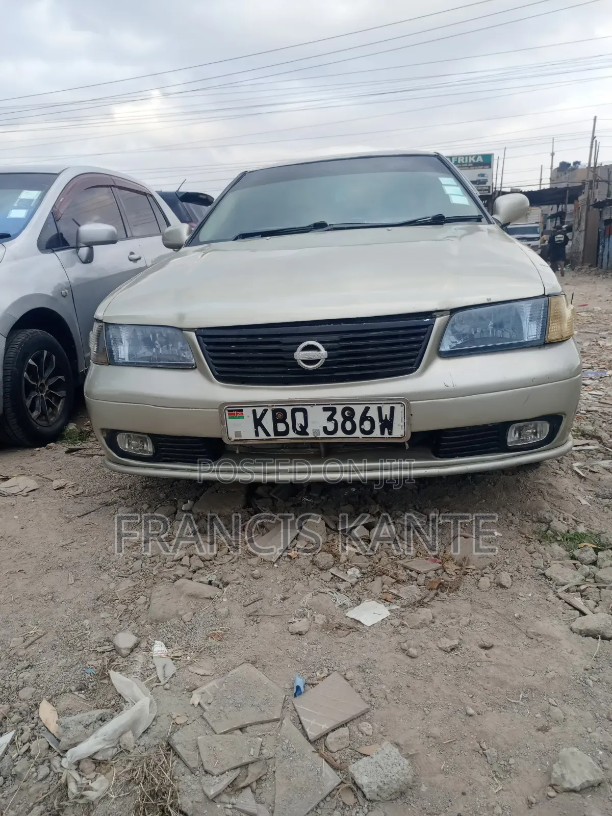 Nissan FB15 2002 Gold